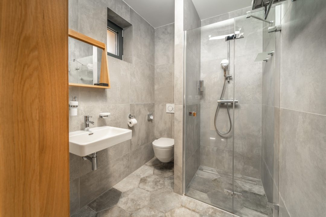 interior-of-modern-bathroom-in-luxury-hotel.jpg